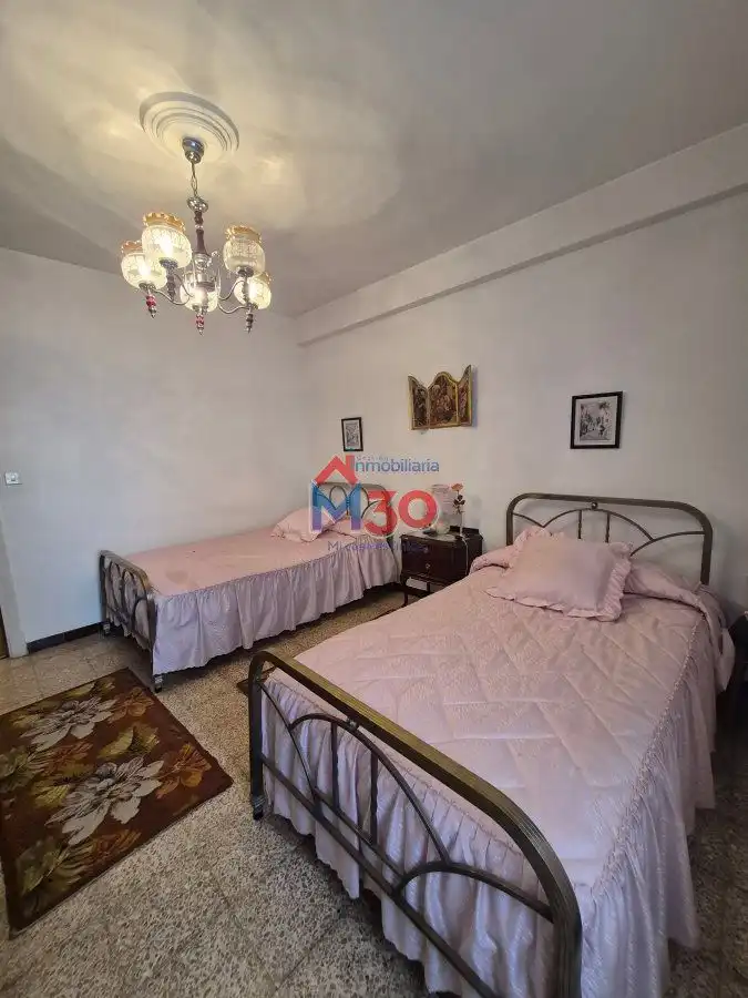 Habitación de Piso en venta en Miranda de Ebro con Calefacción, Terraza y Trastero