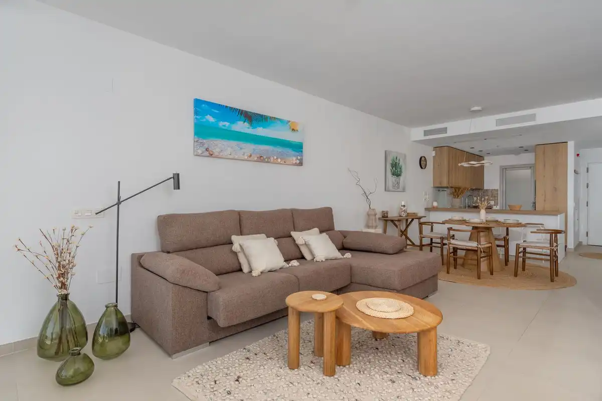Sala d'estar de Apartament en venda en Benalmádena amb Aire condicionat, Terrassa i Traster