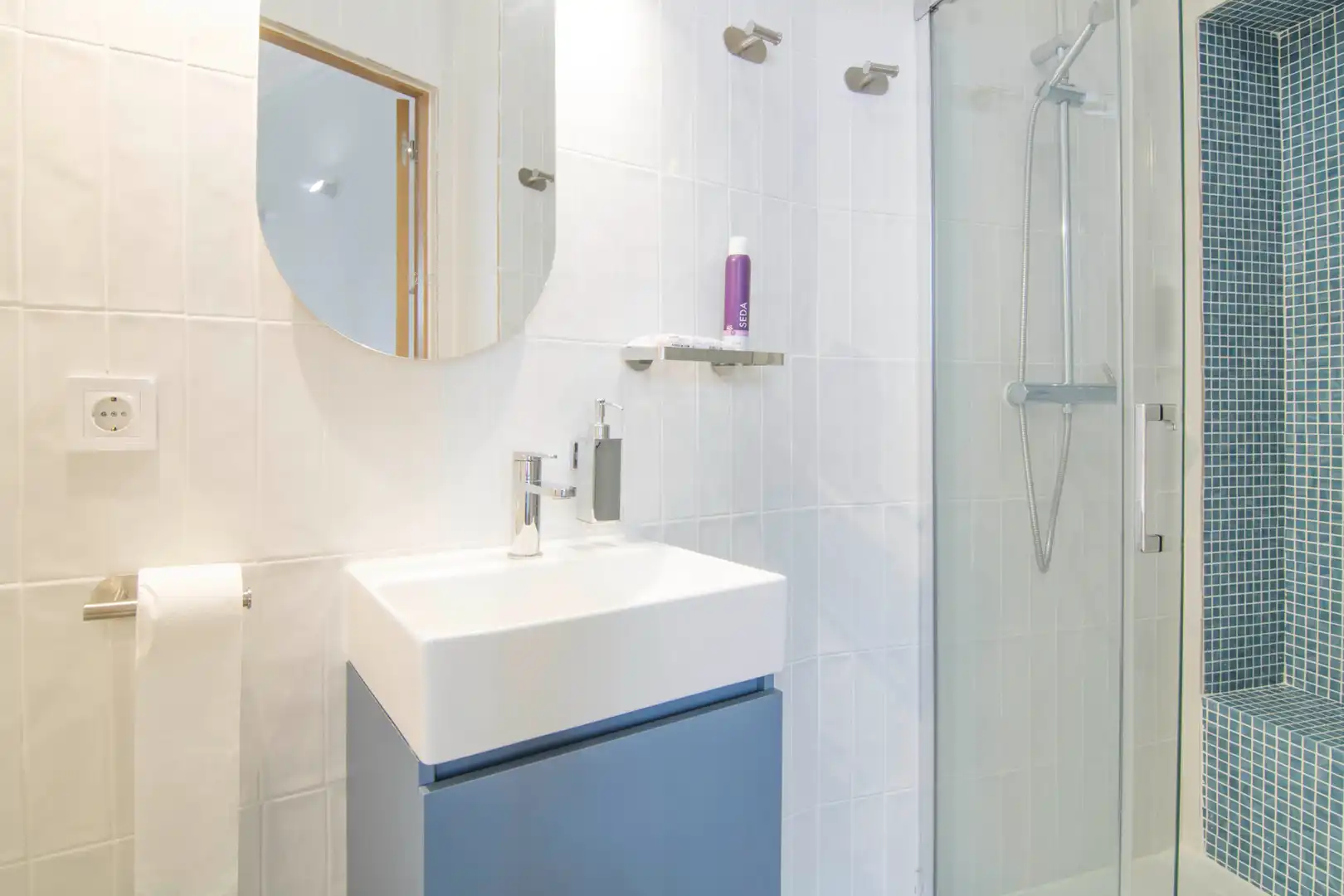 Badezimmer von Einfamilien-Reihenhaus zum Verkauf in Calpe / Calp mit Klimaanlage, Terrasse und Abstellraum
