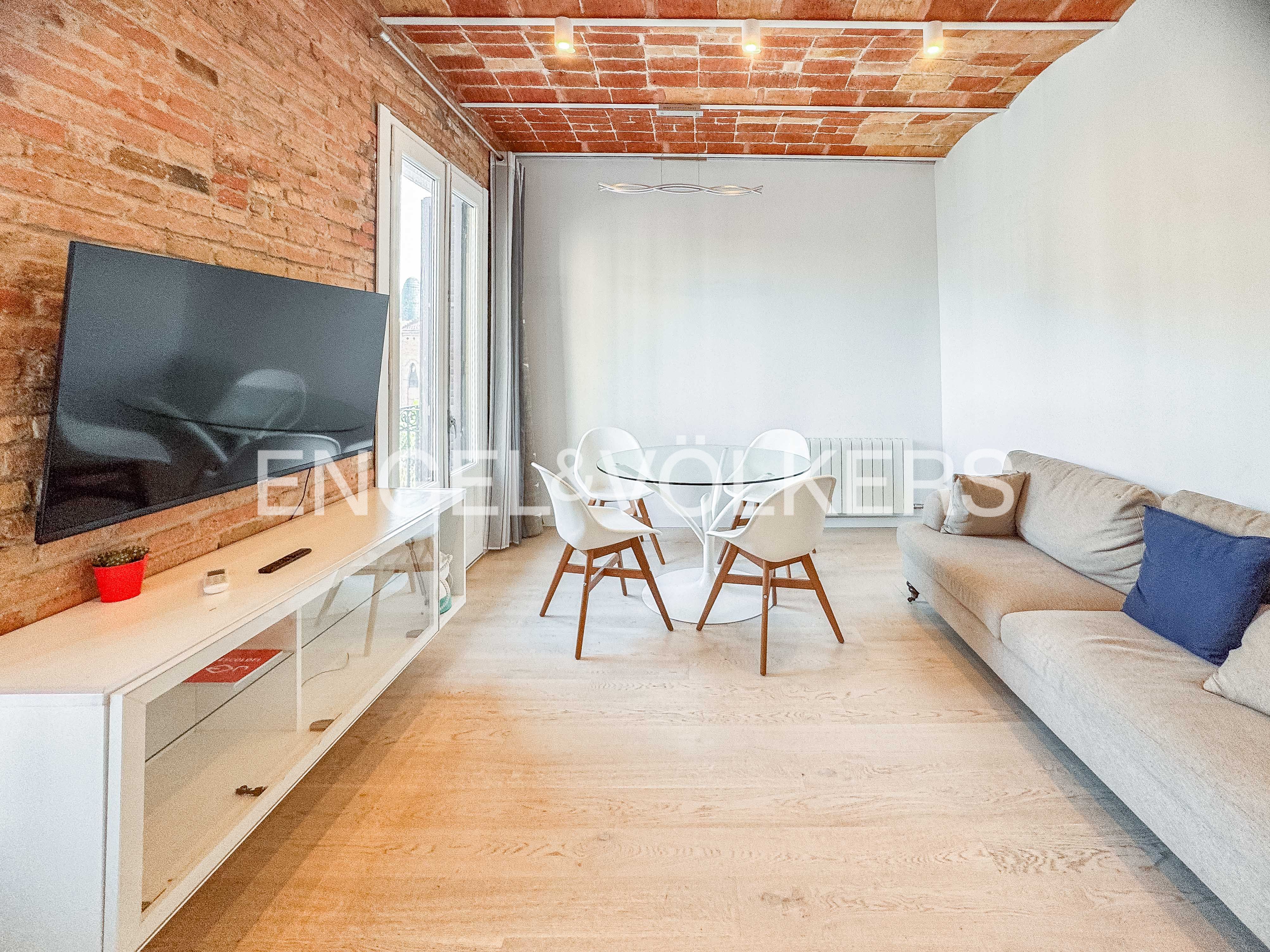 Wohnzimmer von Wohnung zur Miete in  Barcelona Capital mit Heizung und Balkon