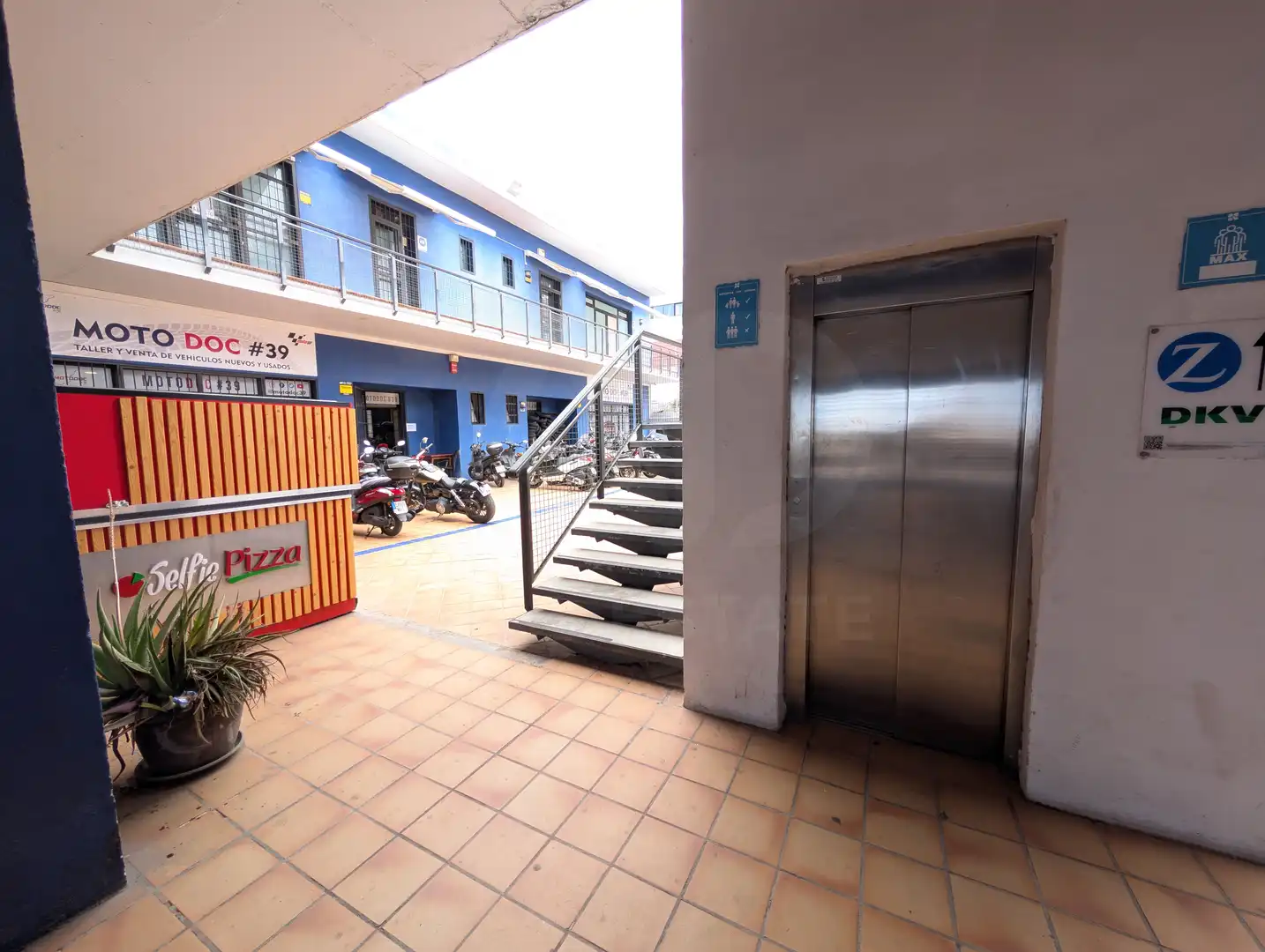 Local comercial en venda a Avenida Barranco de las torres 26 26, imagen 5