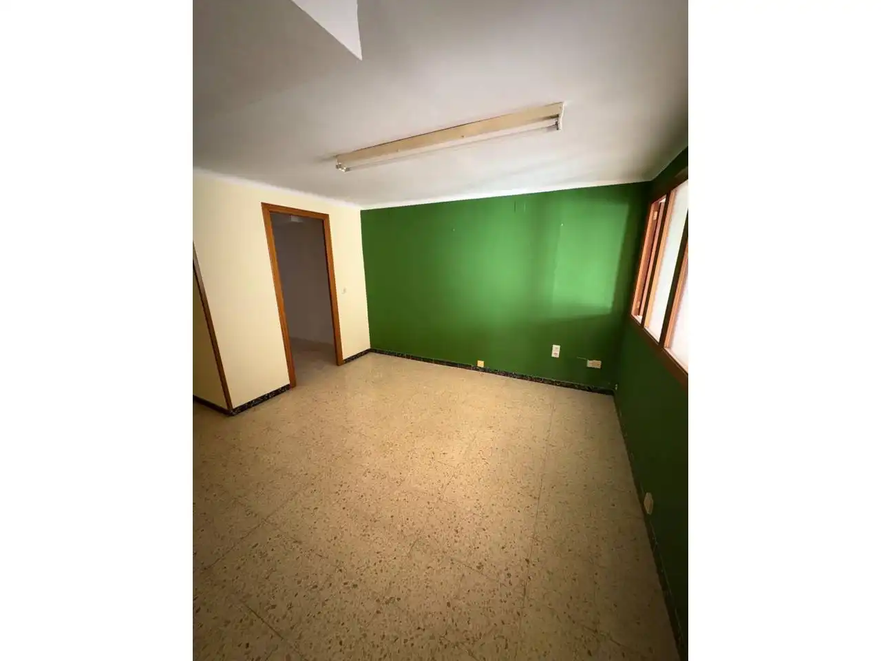 Oficina en venda en Binéfar