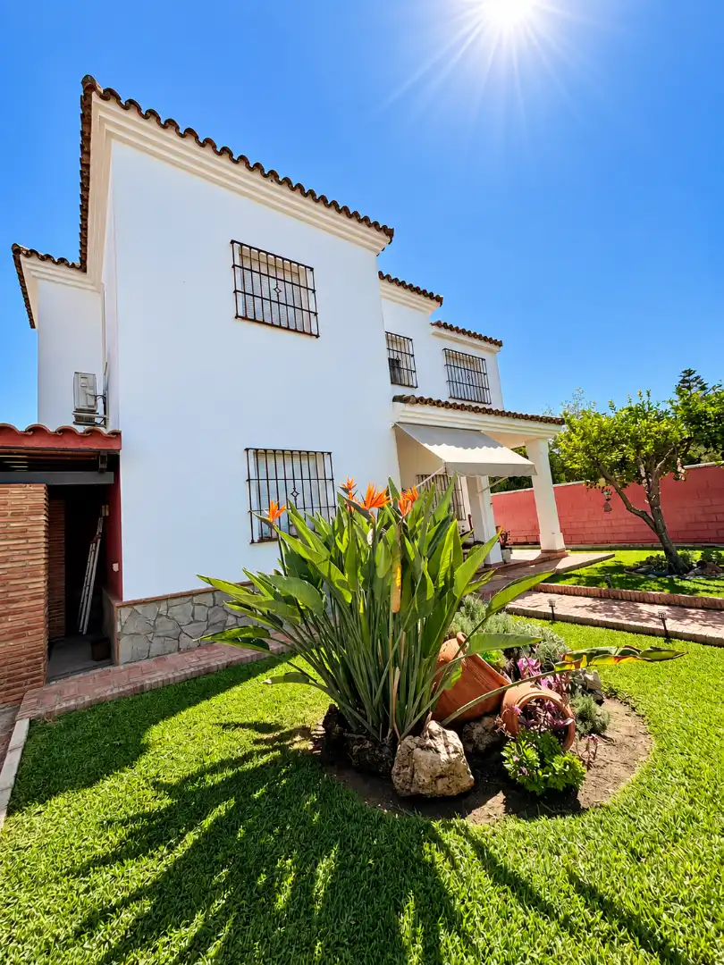 Detached house with pool for sale in Arcos de la Frontera, imagen 3