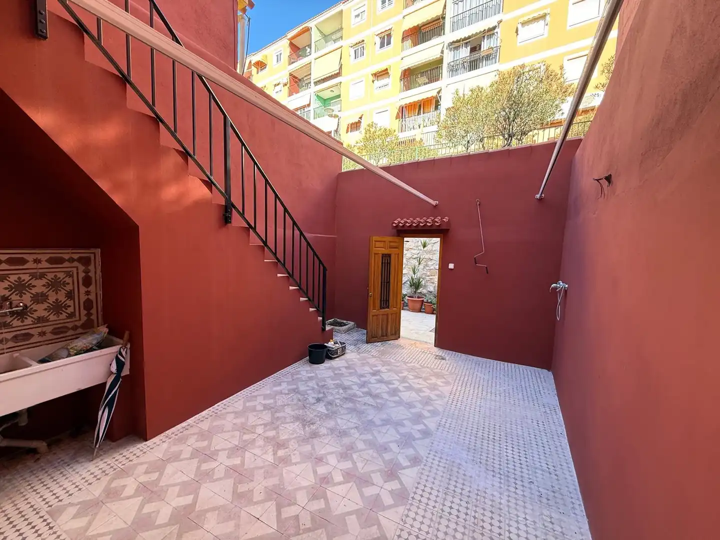 Vista exterior de Casa adosada en venda en Villajoyosa / La Vila Joiosa amb Calefacció