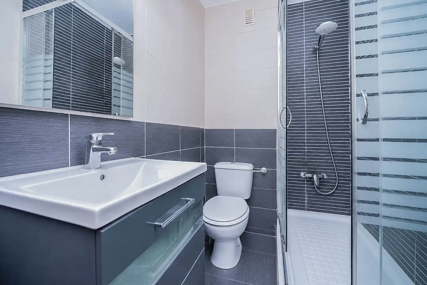 Bathroom of Flat for sale in Móstoles  with Furnished