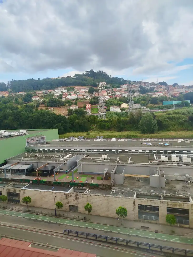 Vista exterior de Piso de alquiler en Vigo  con Calefacción, Amueblado y Horno
