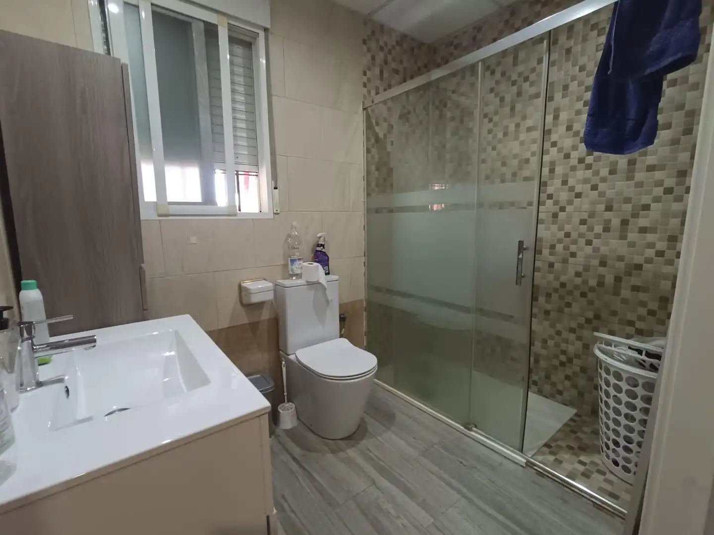 Bany de Casa o xalet en venda en Córdoba amb Aire condicionat, Calefacció i Jardí privat