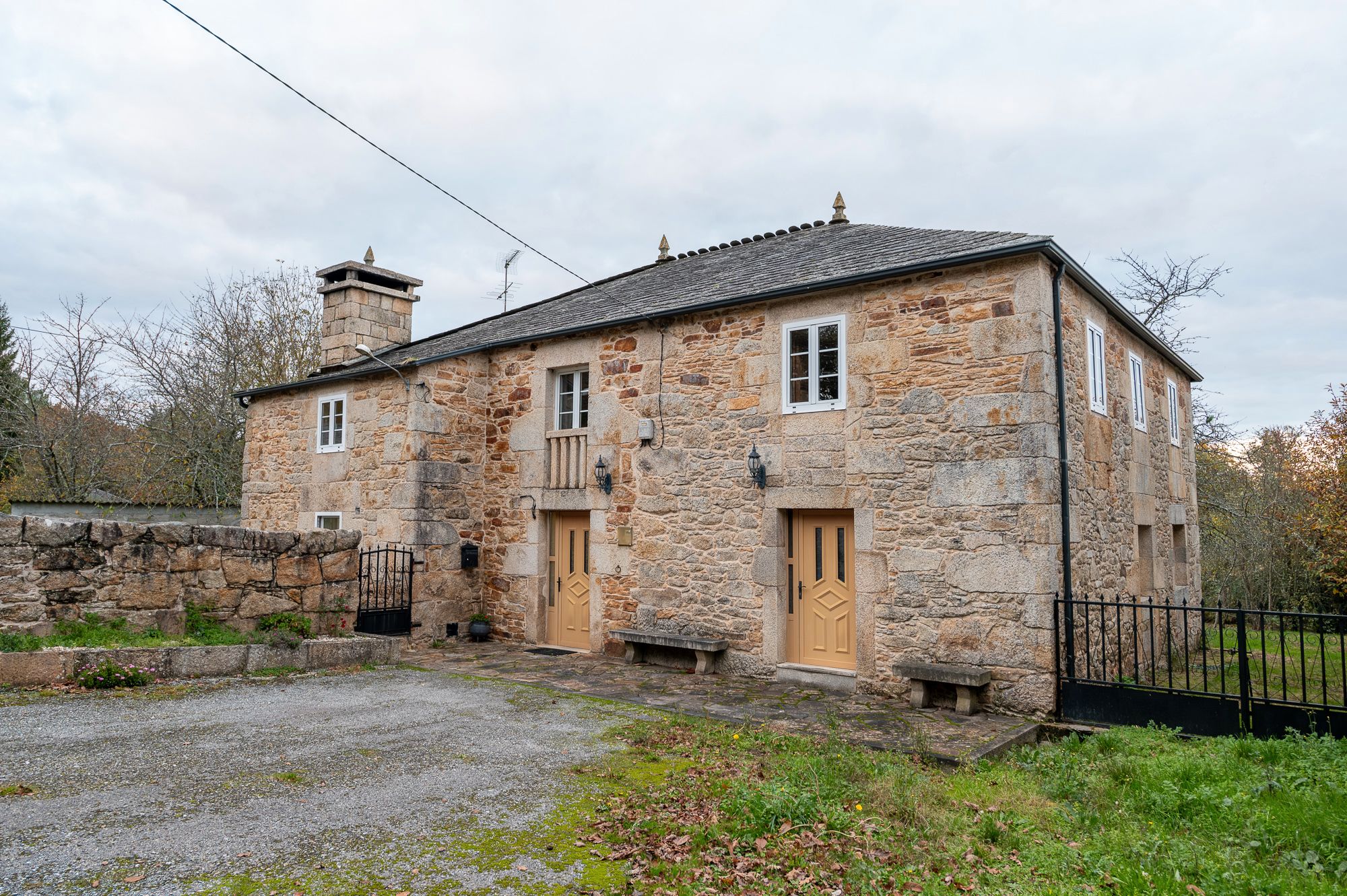 Vista exterior de Finca rústica en venda en Outeiro de Rei amb Moblat