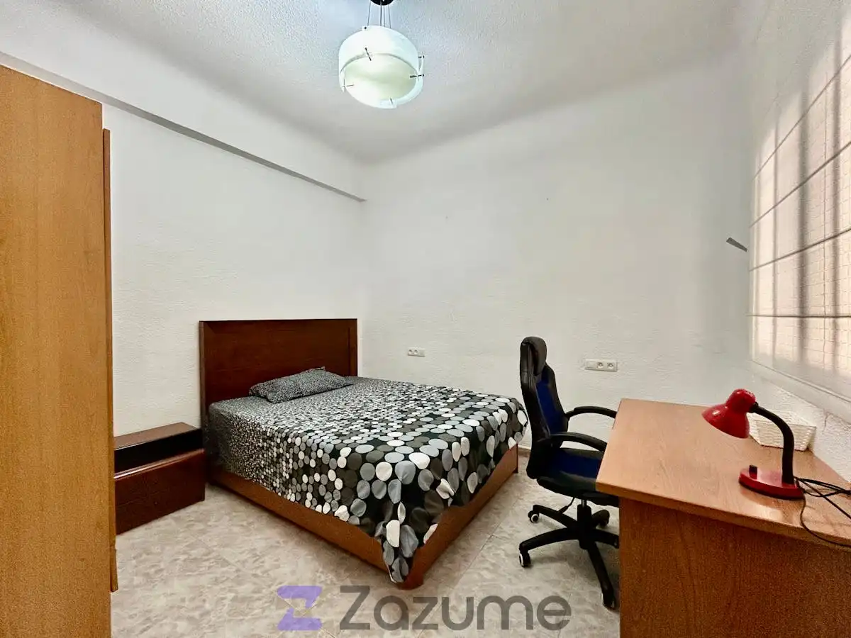 Bedroom of Flat for rent in  Granada Capital  with Air Conditioner, Furnished and Oven