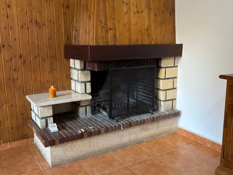 Sala d'estar de Casa o xalet en venda en Miraflores de la Sierra amb Terrassa