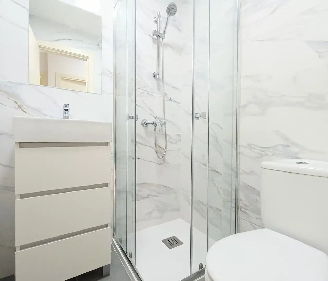 Bathroom of Flat for rent in Barrio de Salamanca