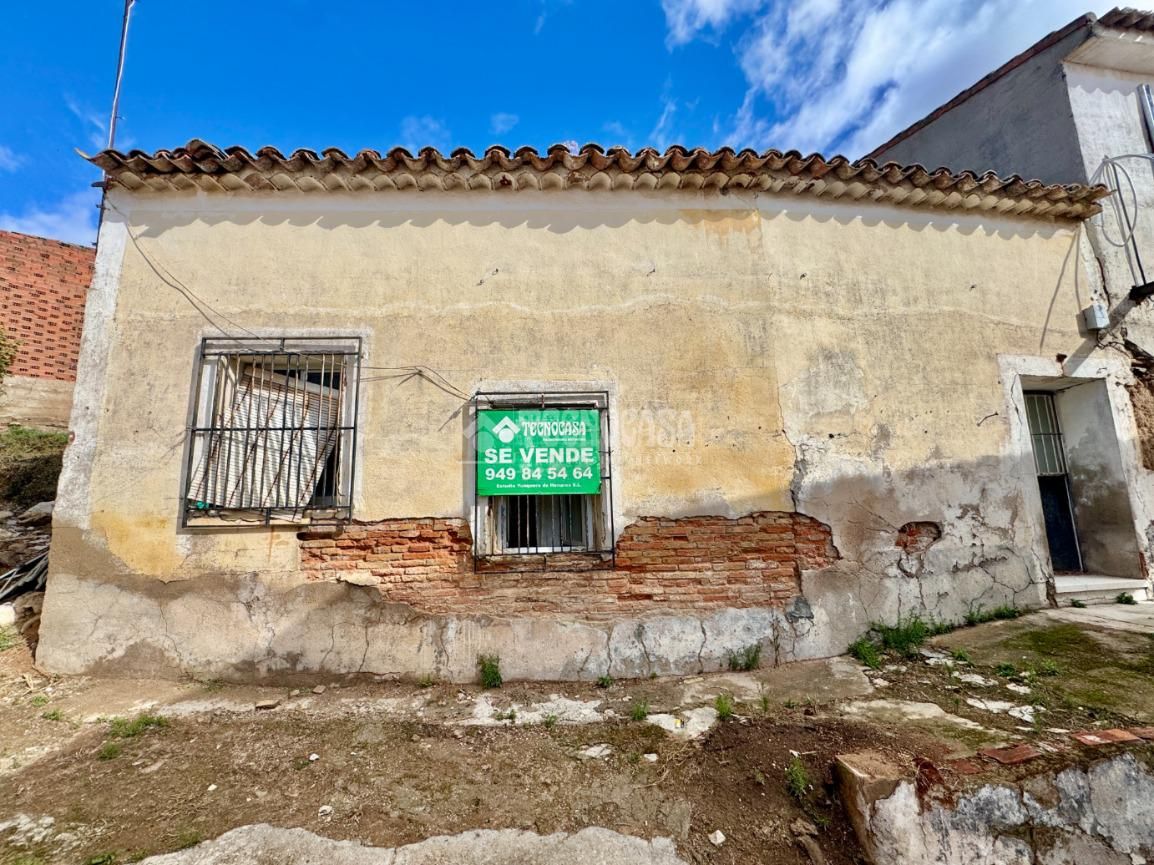 Exterior view of Country house for sale in Tórtola de Henares
