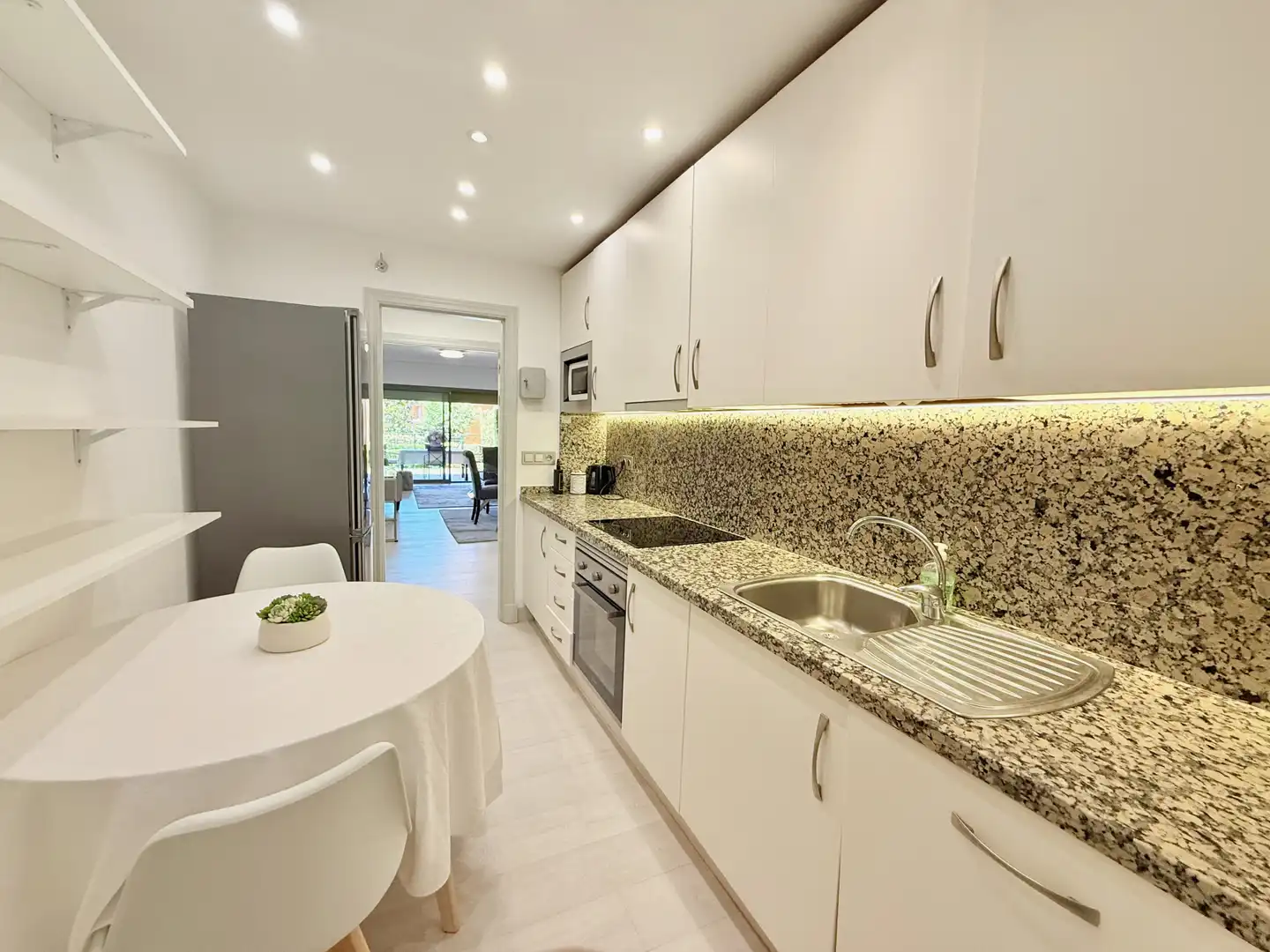 Kitchen of Ground floor for rent in Estepona  with Private garden, Terrace and Swimming Pool