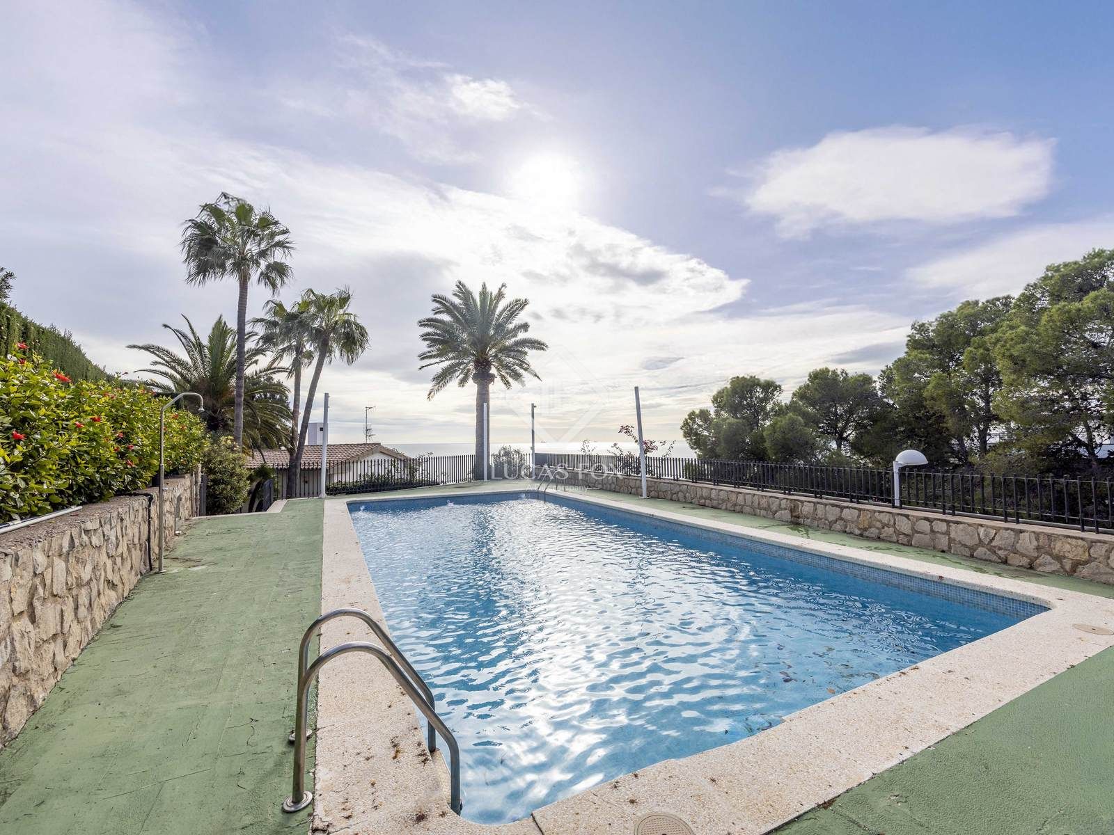 Swimming pool of House or chalet for sale in Oropesa del Mar / Orpesa  with Air Conditioner, Heating and Private garden