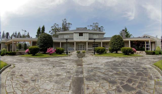 Casa-chalet en Venta en de Mourelle en Santa Comba