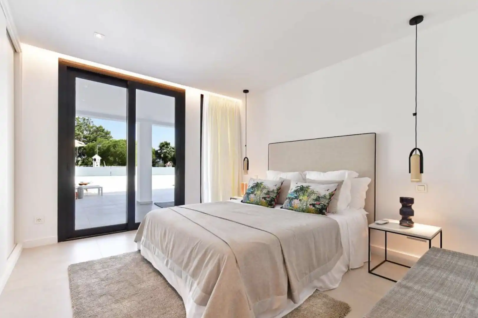 Dormitori de Casa o xalet de lloguer en Marbella amb Aire condicionat, Jardí privat i Piscina