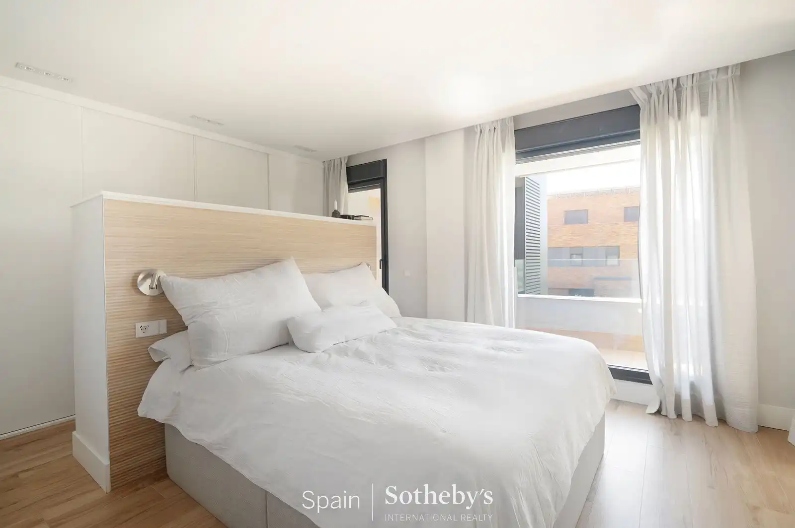 Habitación de Apartamento en venta en Las Rozas de Madrid con Aire acondicionado, Calefacción y Jardín privado