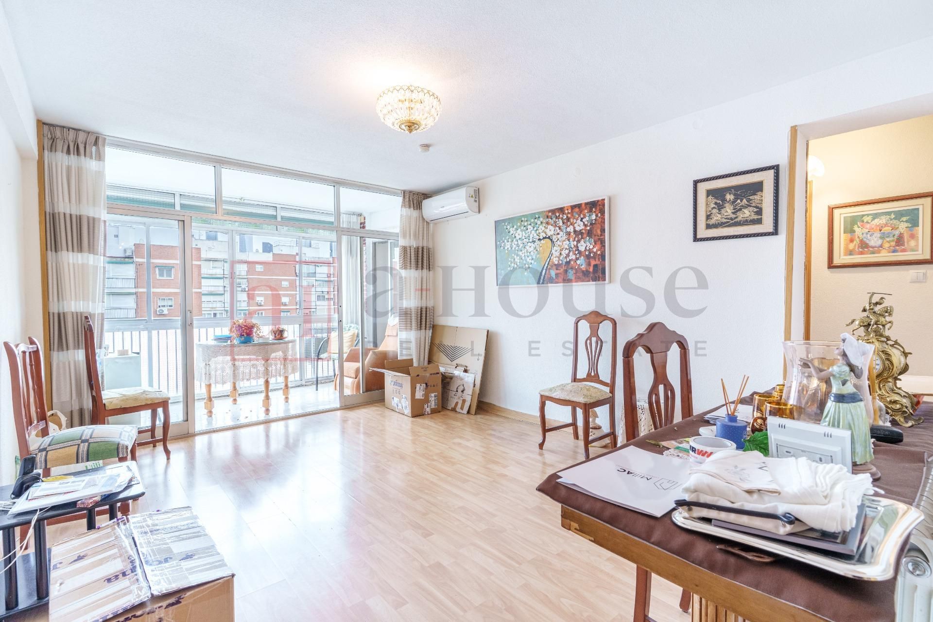 Sala d'estar de Àtic en venda en  Madrid Capital amb Aire condicionat, Calefacció i Parquet