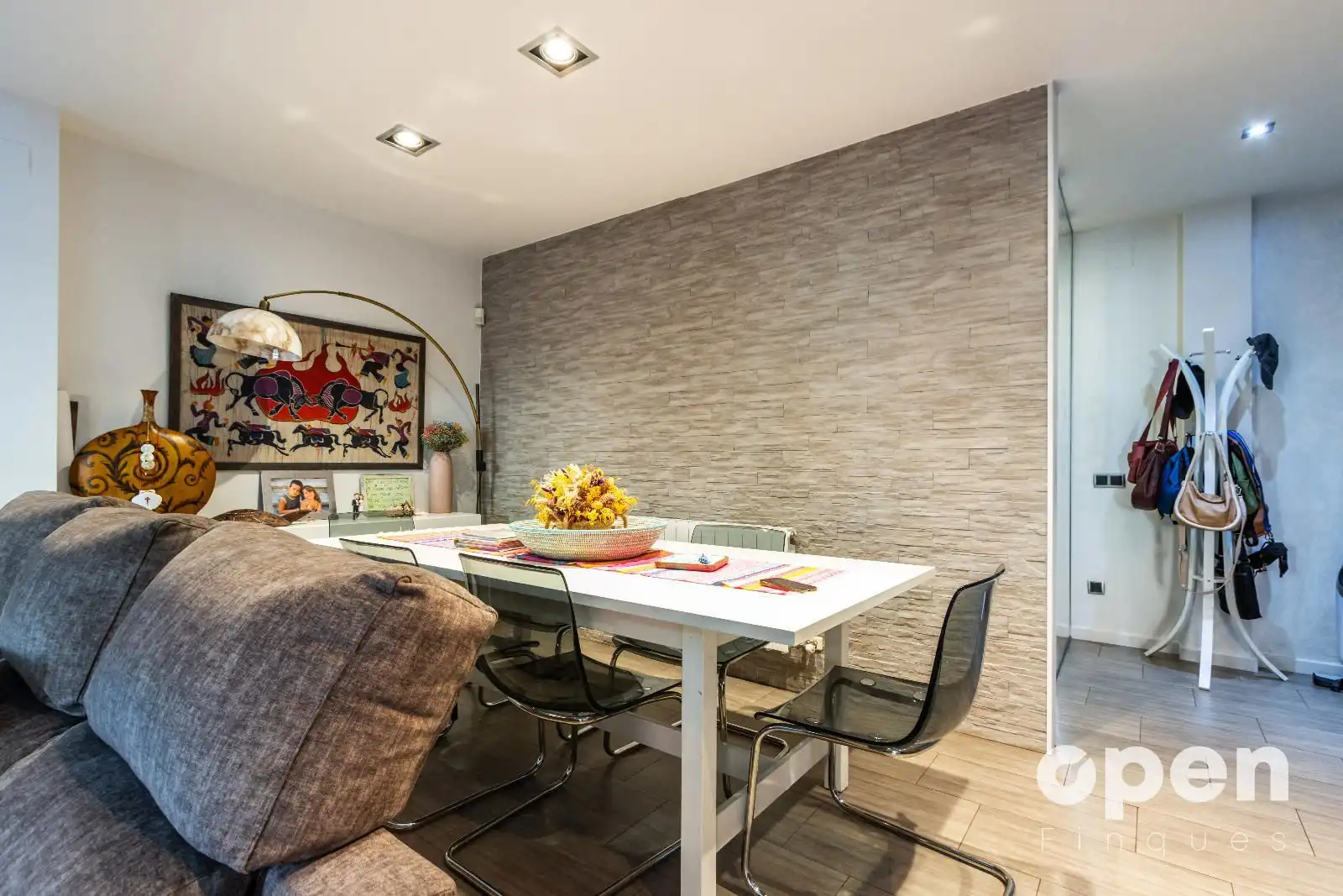 Esszimmer von Einfamilien-Reihenhaus zum Verkauf in Terrassa mit Klimaanlage, Heizung und Terrasse