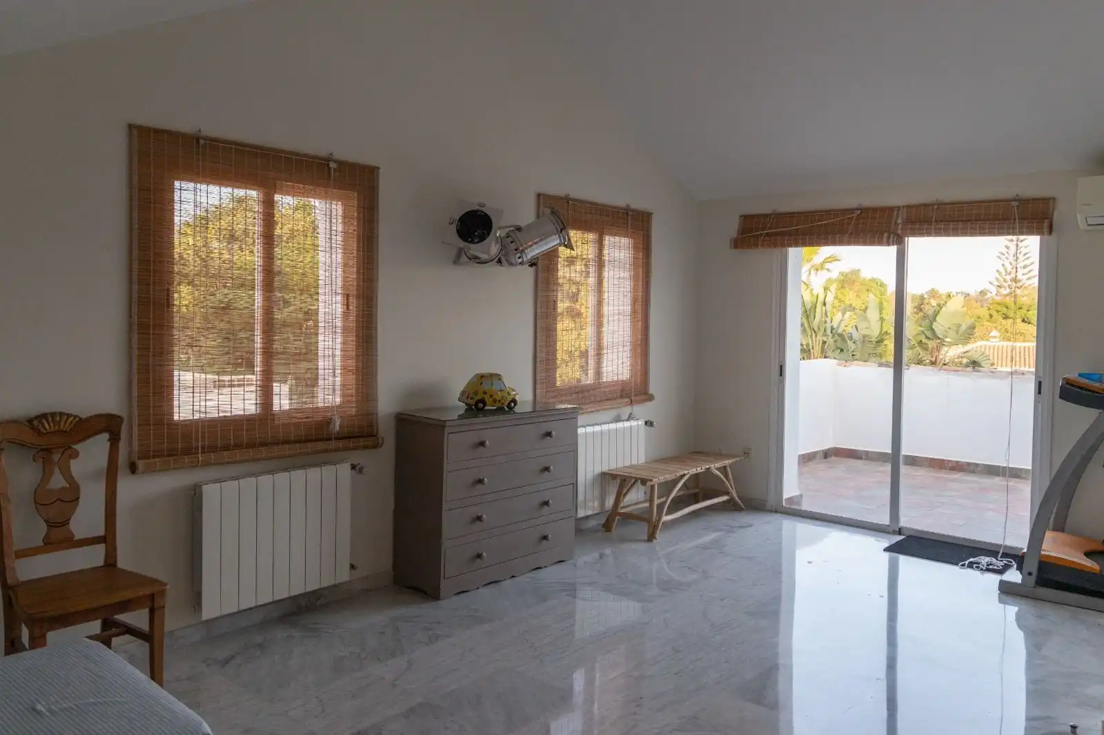 Dormitori de Casa adosada en venda en Marbella amb Aire condicionat, Jardí privat i Moblat