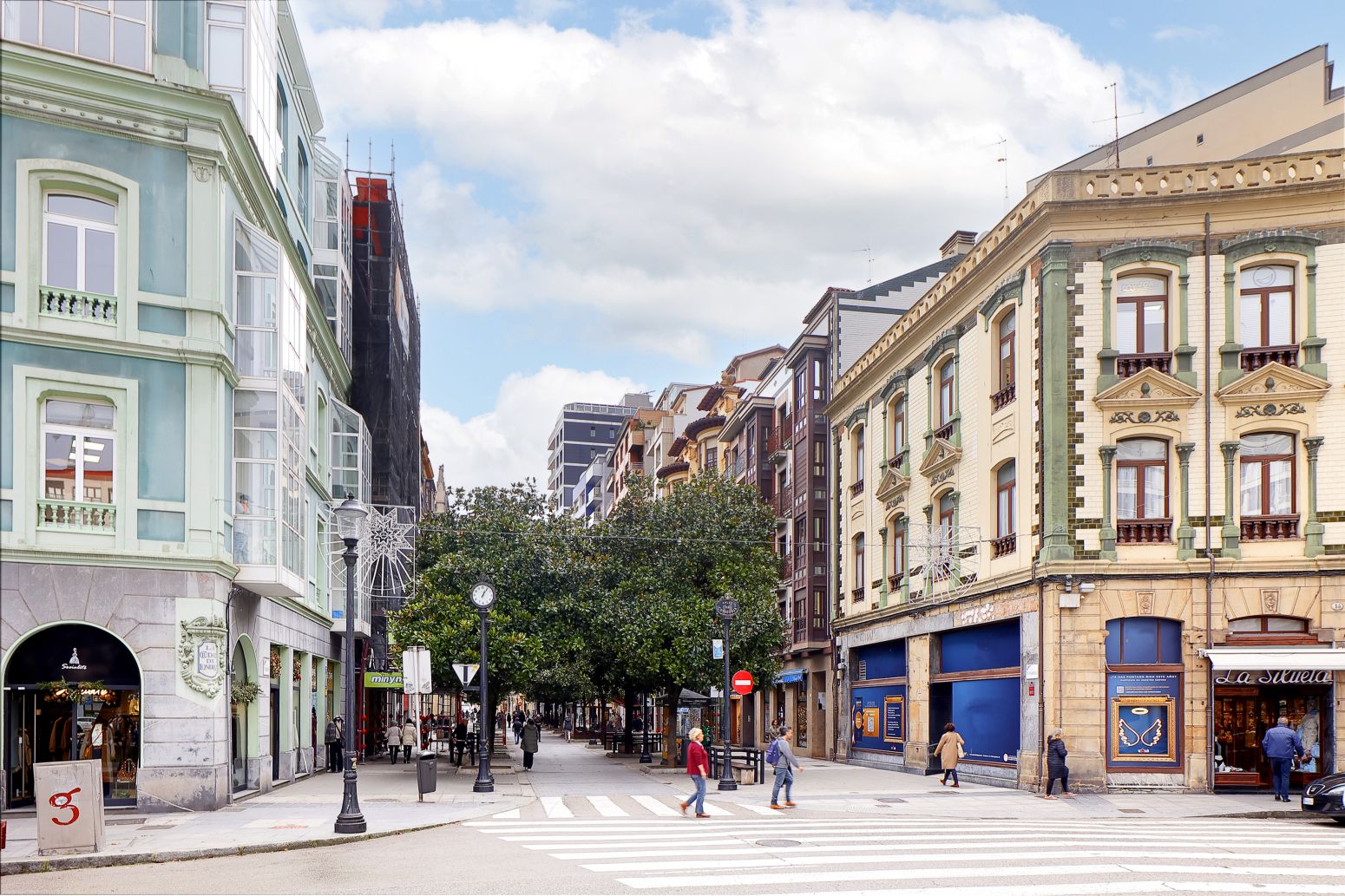 Vista exterior de Pis en venda en Gijón  amb Calefacció i Balcó