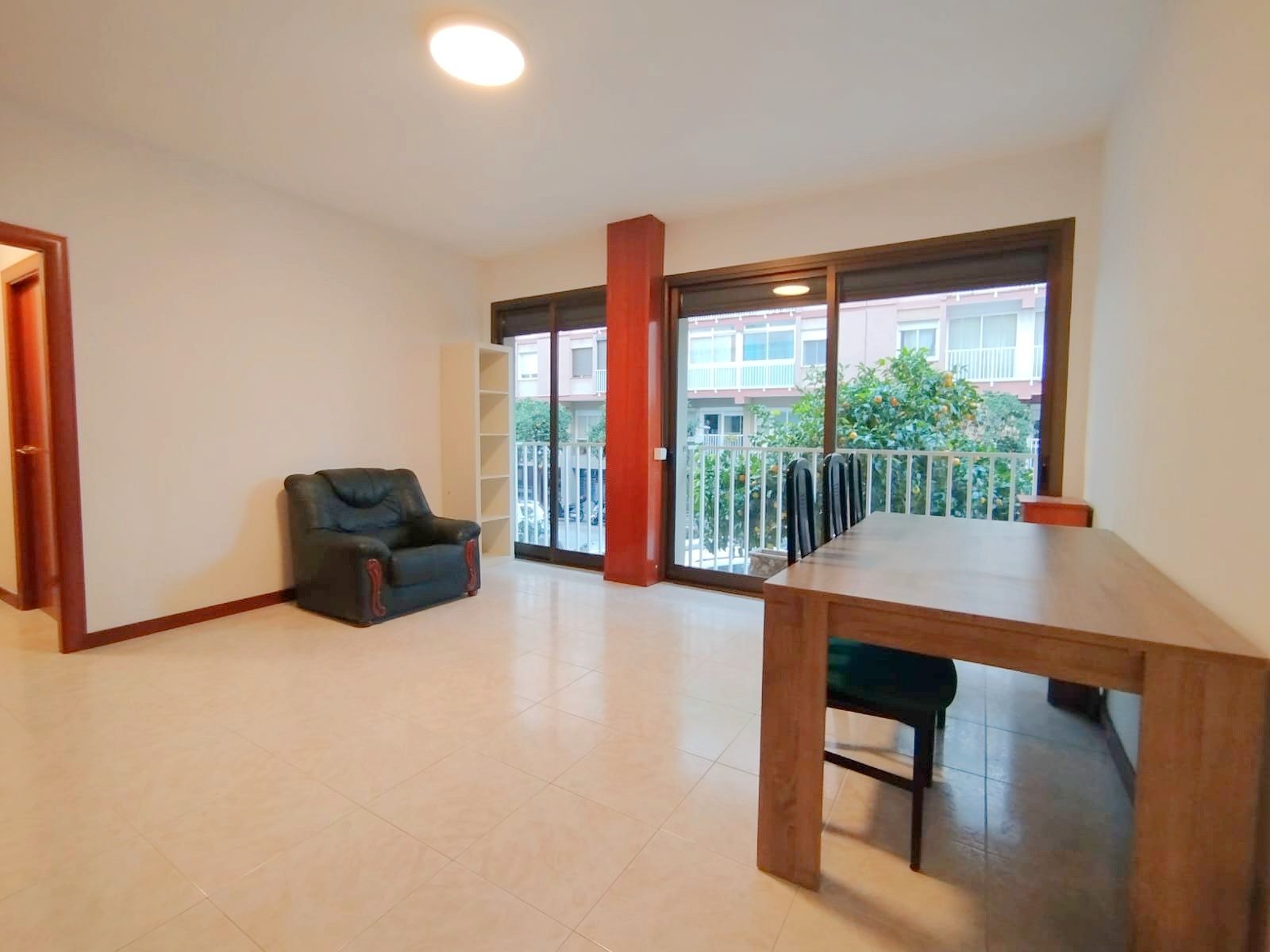 Living room of Flat for sale in L'Hospitalet de Llobregat  with Heating and Oven