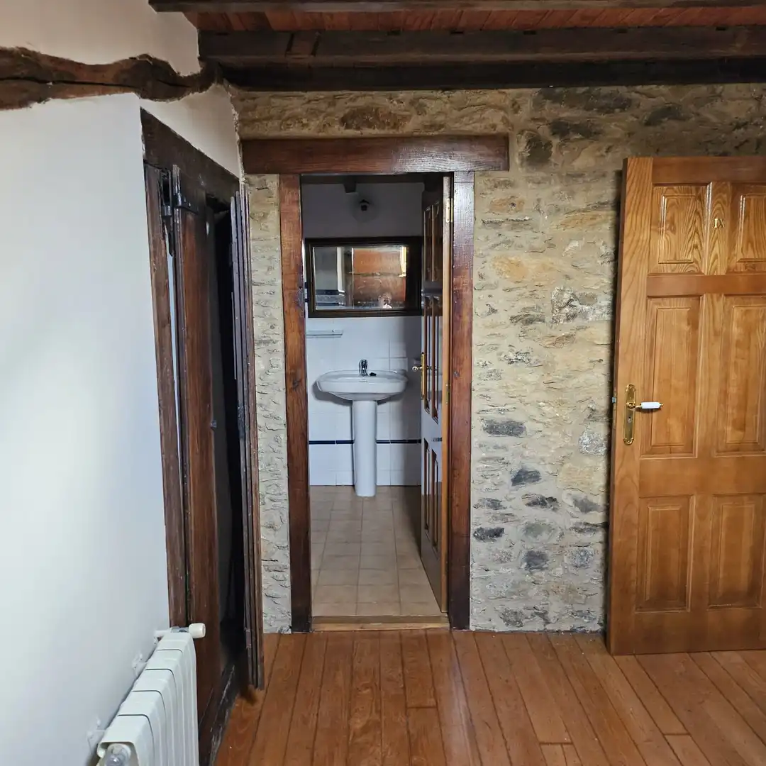Badezimmer von Country house zum Verkauf in Arzúa mit Klimaanlage, Heizung und Privatgarten