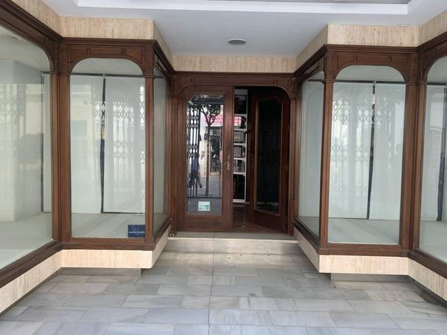 Local comercial en Alquiler en Núcleo urbano