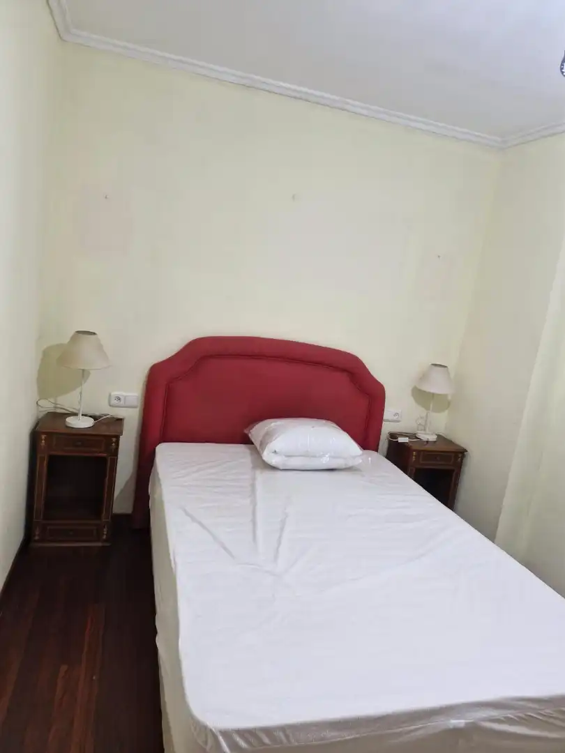 Habitación de Piso de alquiler en Santiago de Compostela  con Amueblado