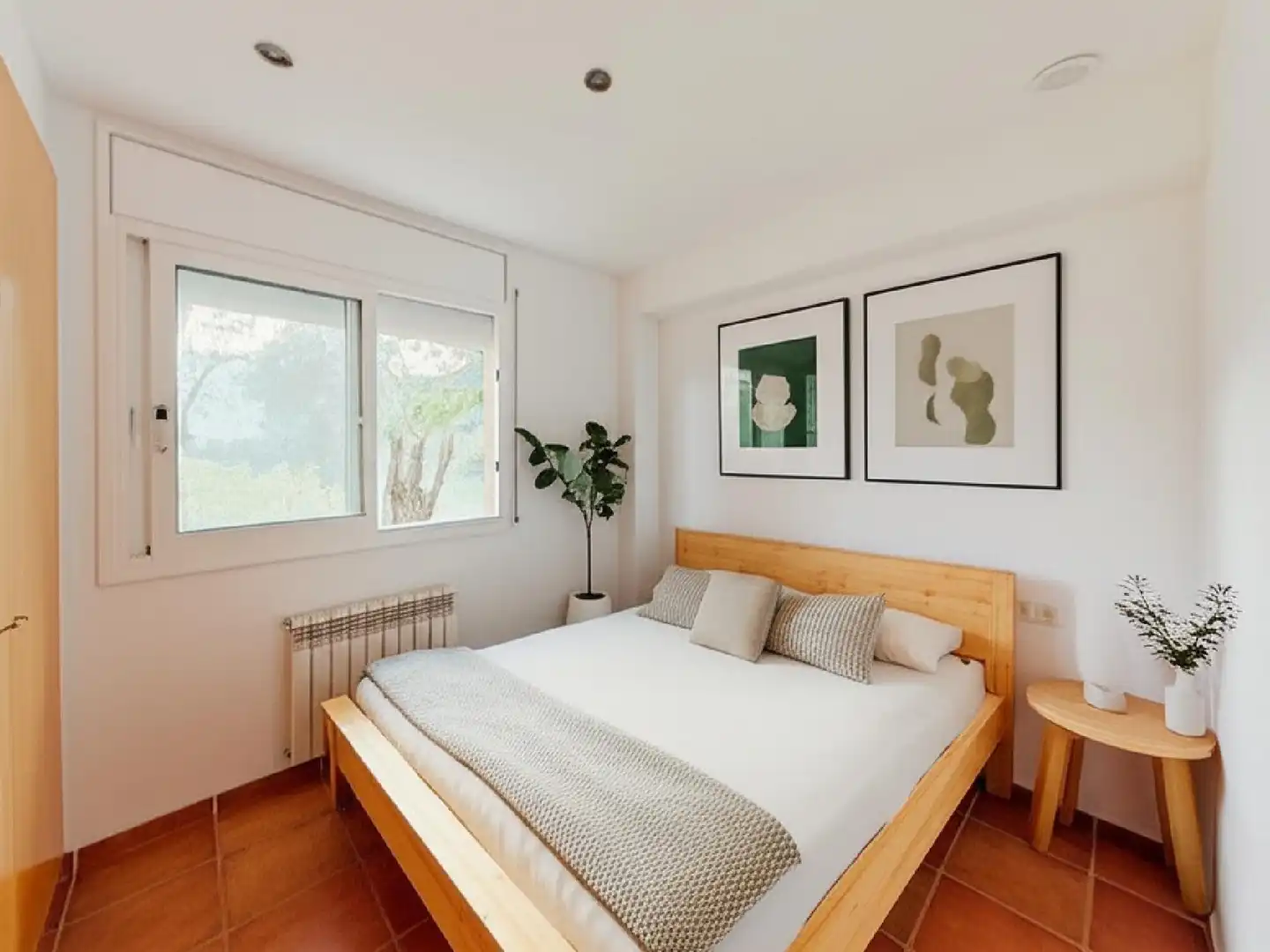 Bedroom of Houses for sale in Montagut i Oix