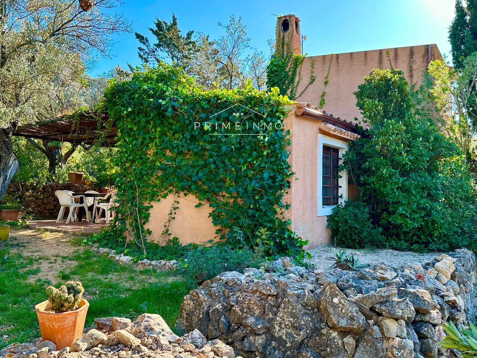 Country house for sale