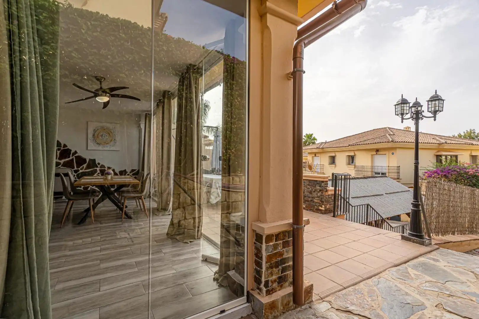 Casa amb piscina en venda a Calle OPALO DE RIVIERA, imagen 3