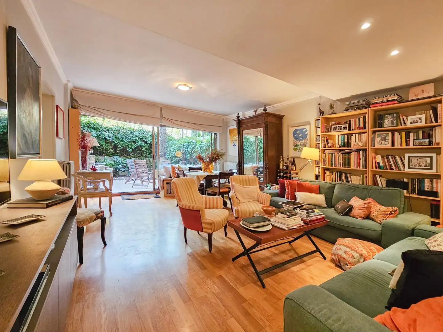 Ground floor with garden for sale in Avenida BOGATELL