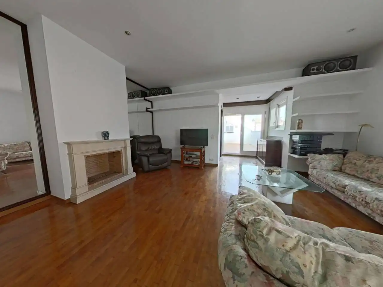 Sala d'estar de Casa adosada en venda en Centre