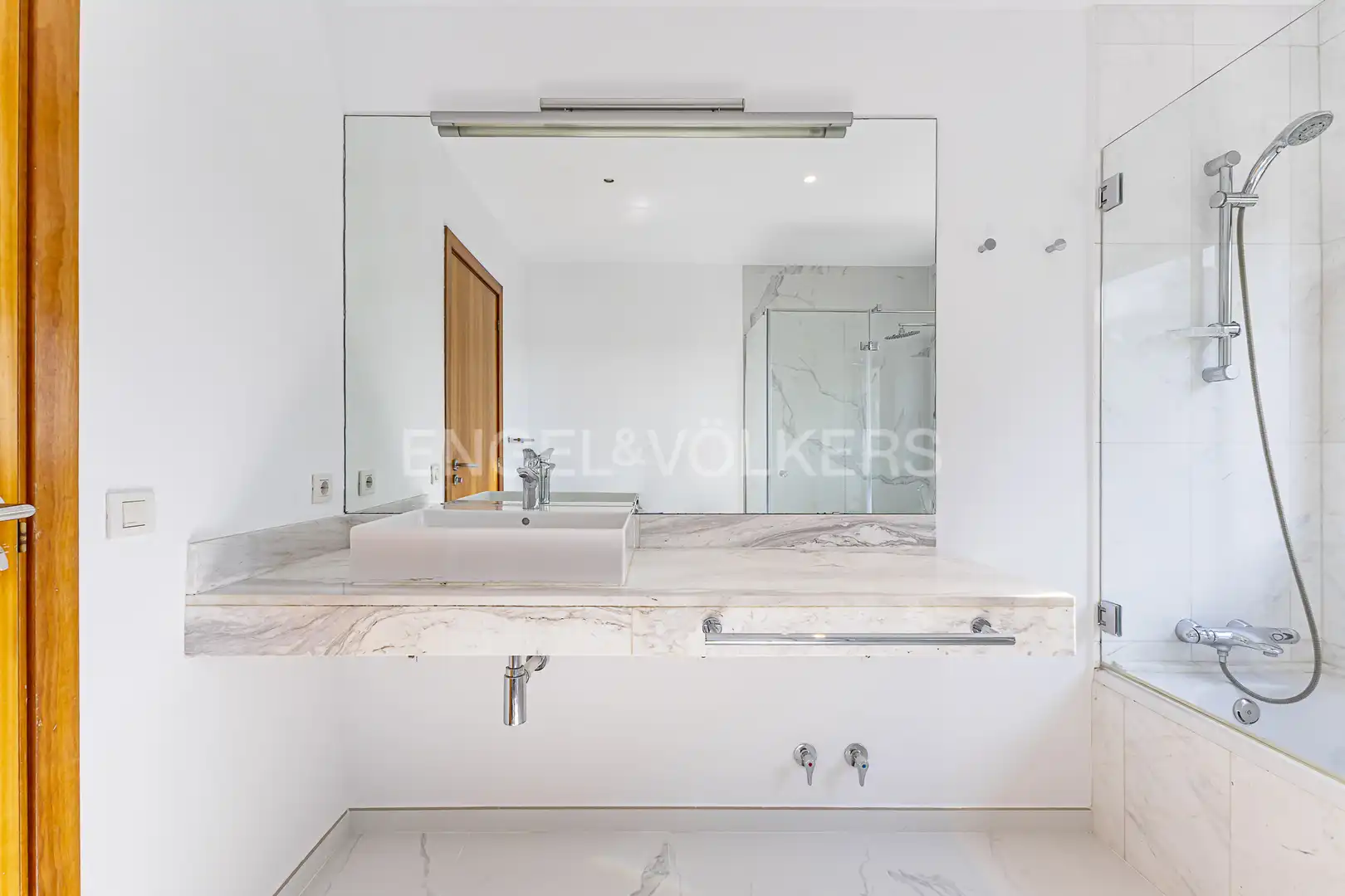 Bathroom of Houses for sale in Sant Cugat del Vallès  with Air Conditioner, Heating and Private garden