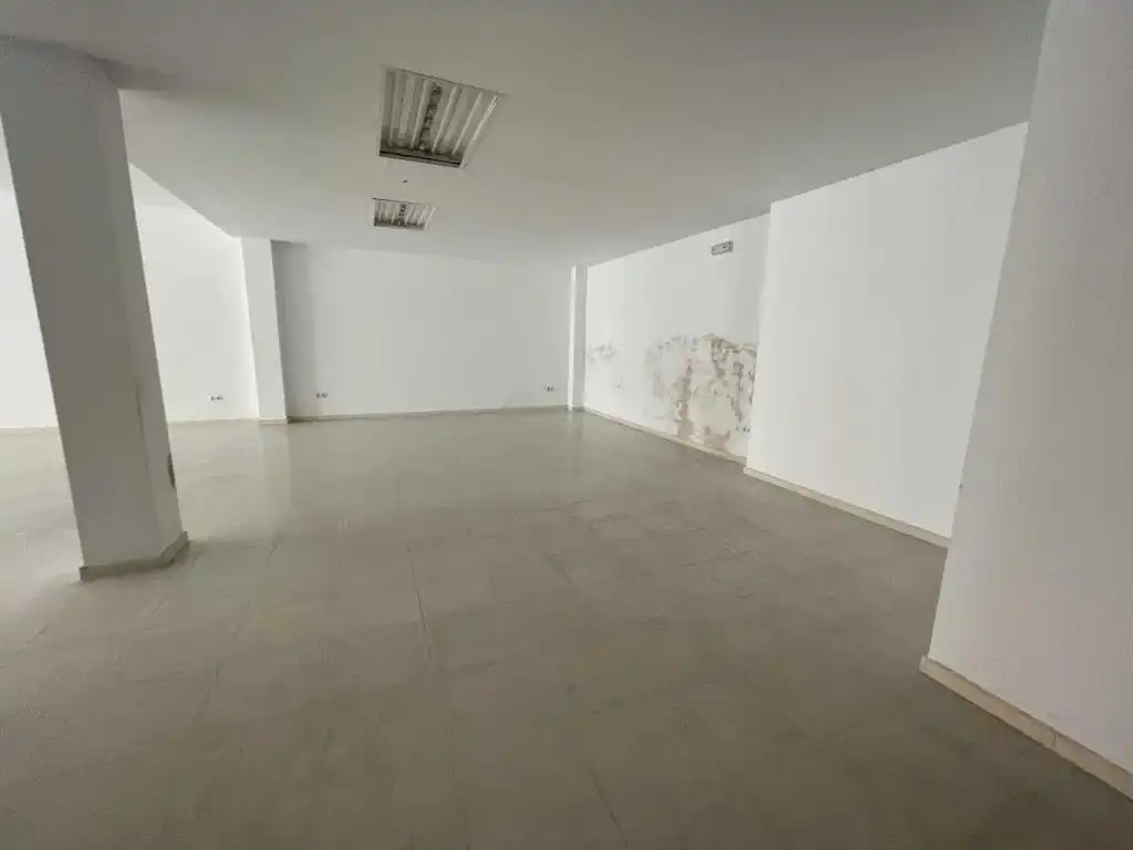 Local comercial en venta en Avenida Primero de Mayo, imagen 16
