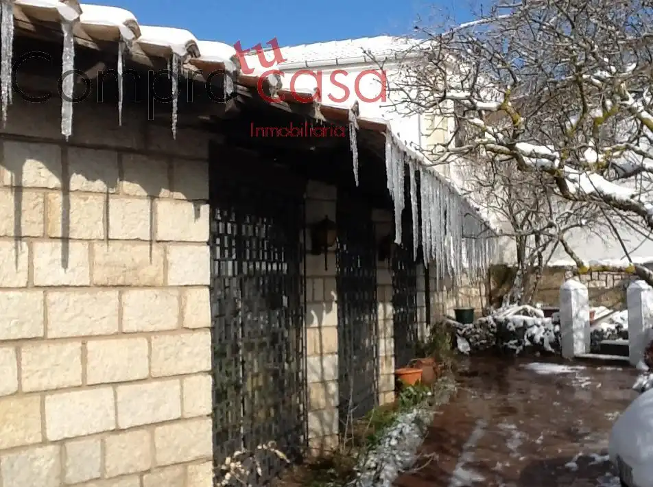 Vista exterior de Local en venta en Honrubia de la Cuesta con Amueblado