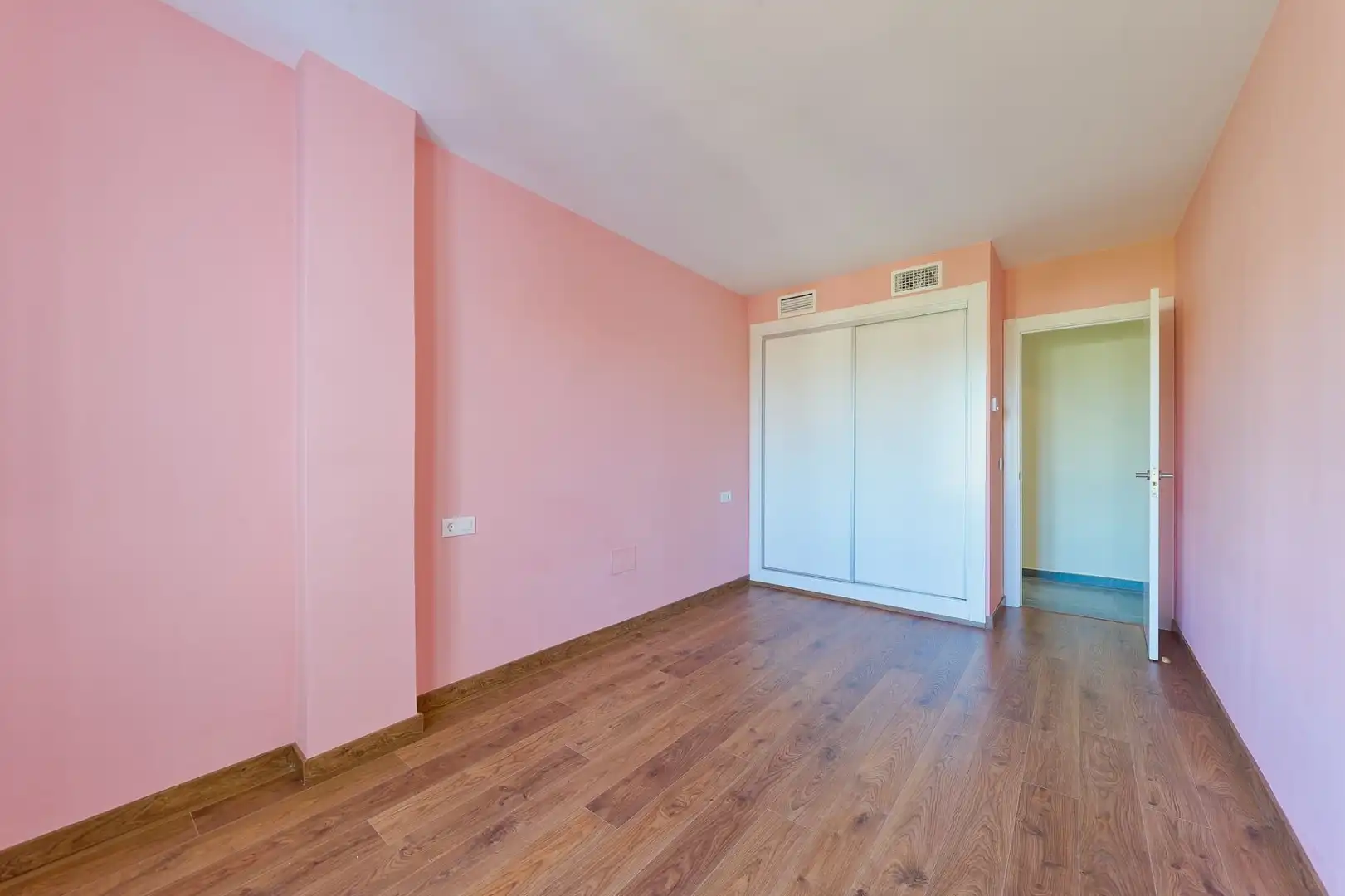 Habitación de Casa o chalet en venta en Málaga con Aire acondicionado, Calefacción y Jardín privado