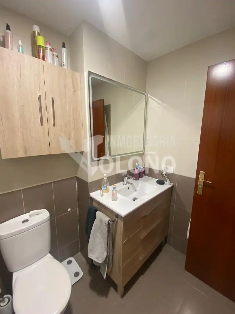 Piso en venta en Calle Luis Cernuda, 38, Haro