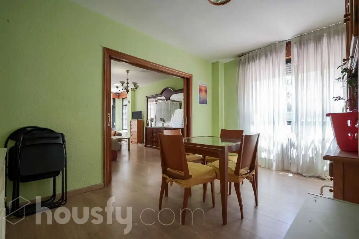Sala d'estar de Pis en venda en Madrid