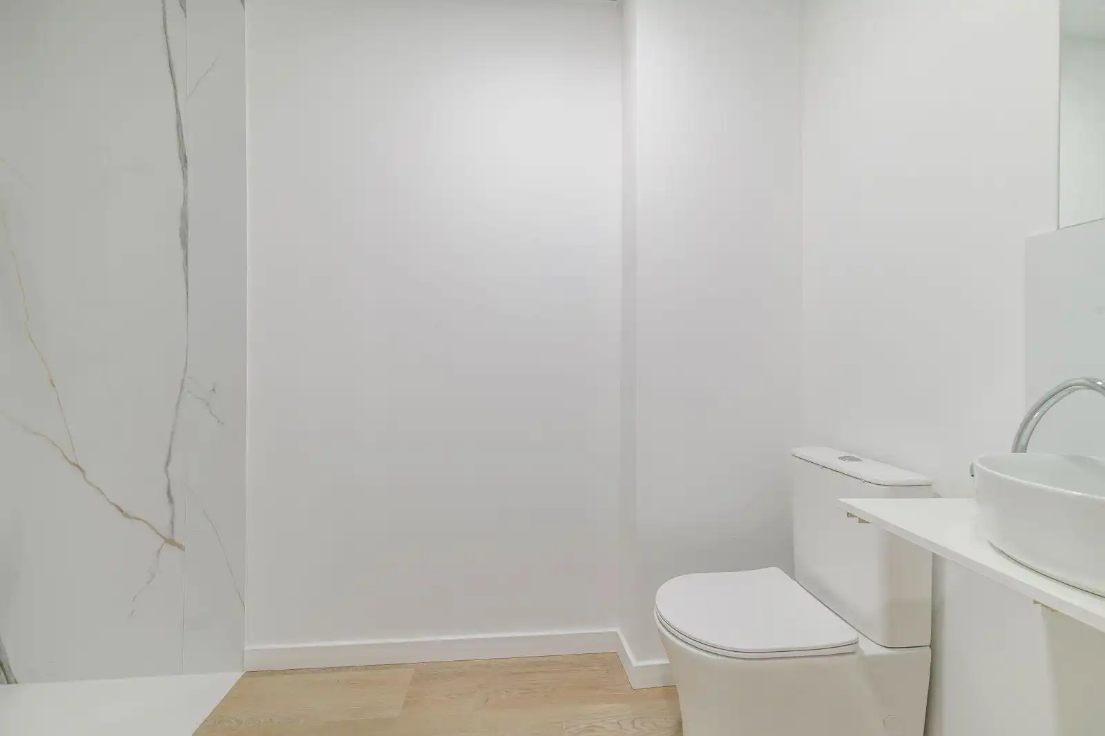 Baño de Estudio en venta en Viladecans con Parquet