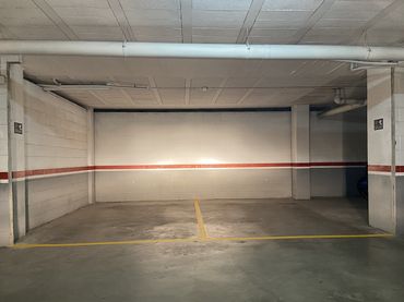 Einzelparkplatz mit Aufzug zur Miete in Carrer de Brussel·les 51