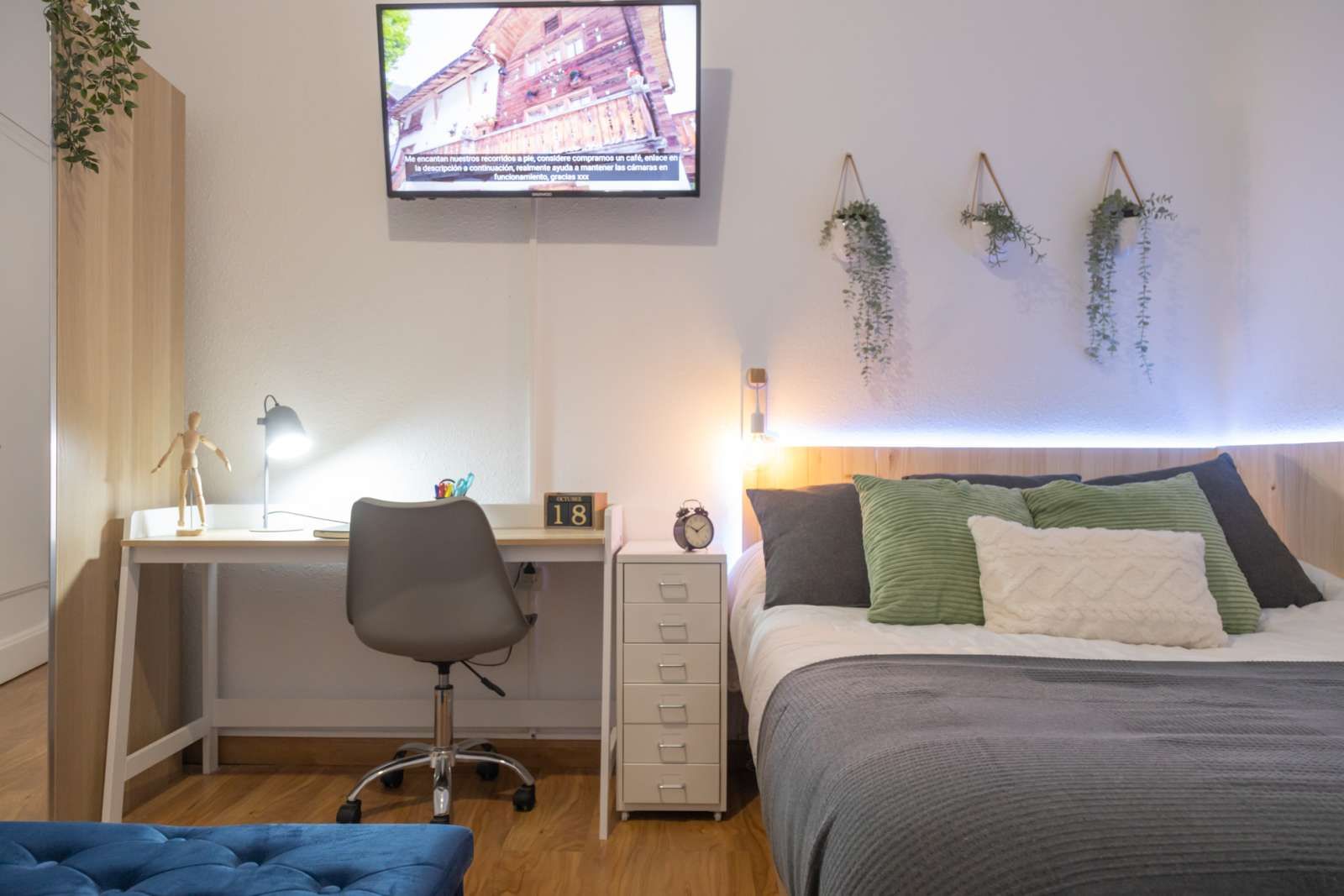 Bedroom of Flat to share in  Madrid Capital  with Air Conditioner and Terrace
