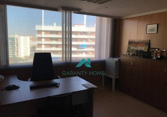 Oficina en Alquiler en La Buhaira