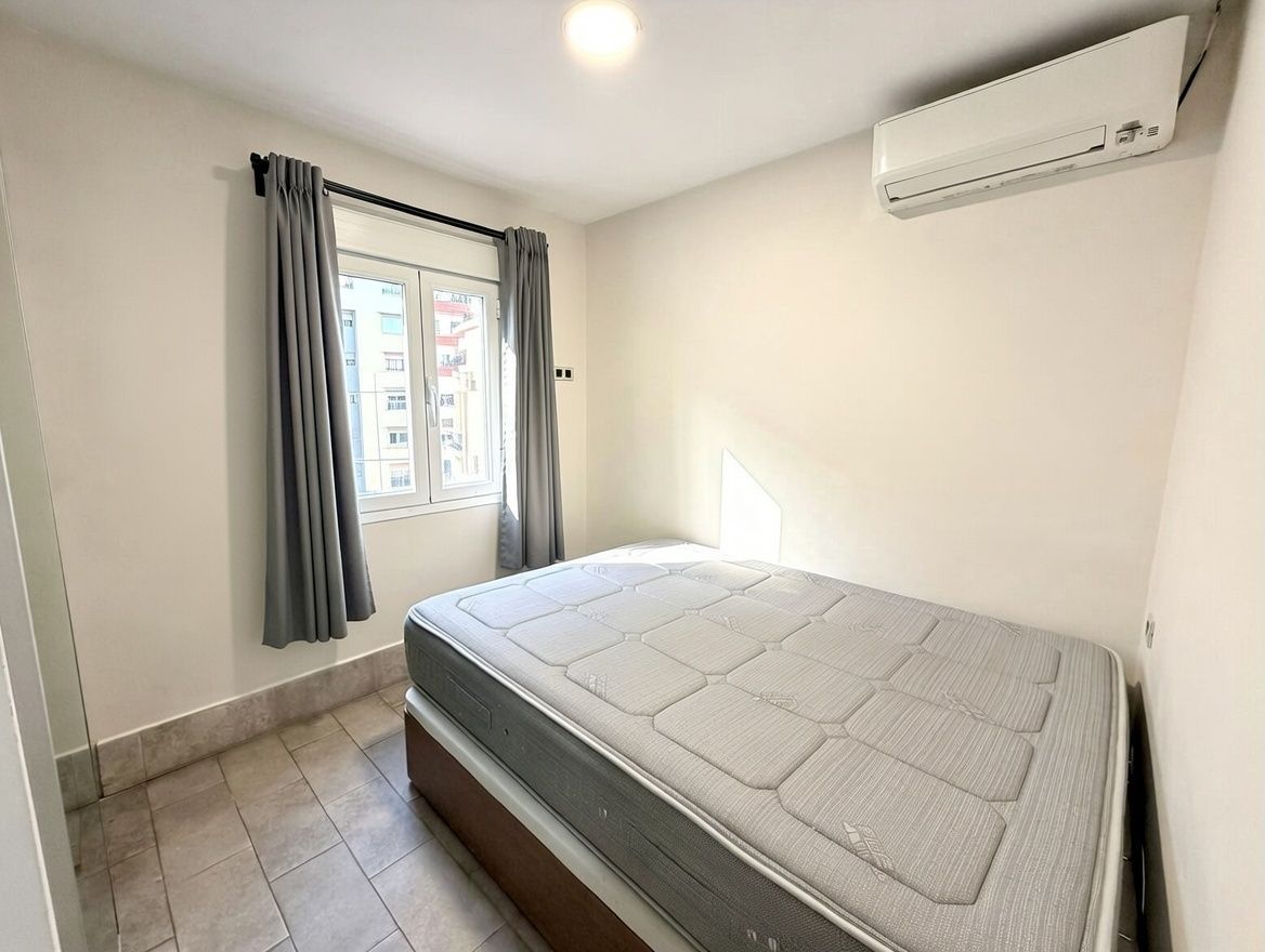 Dormitori de Pis en venda en  Madrid Capital amb Aire condicionat i Moblat