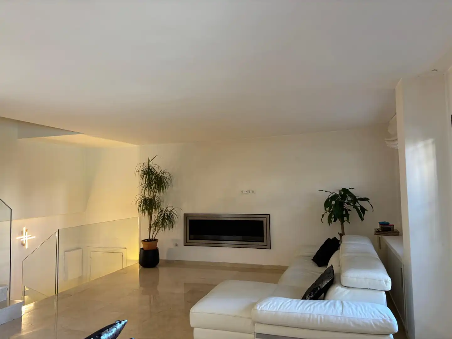 Living room of Ground floor for sale in Estepona  with Terrace, Swimming Pool and Community pool
