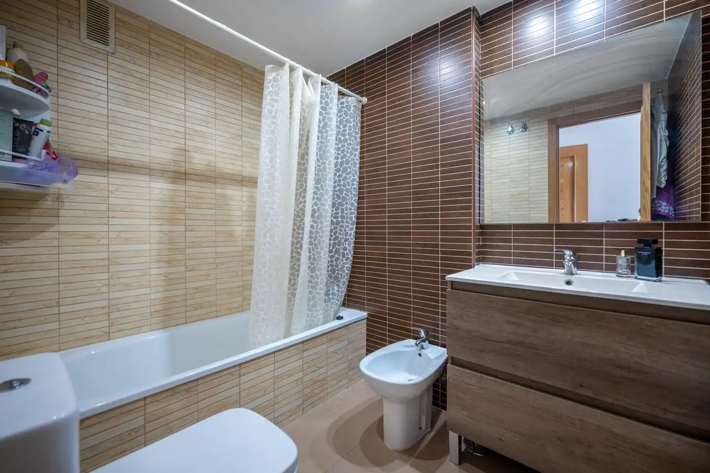 Baño de Piso en venta en Ávila con Calefacción, Trastero y Amueblado