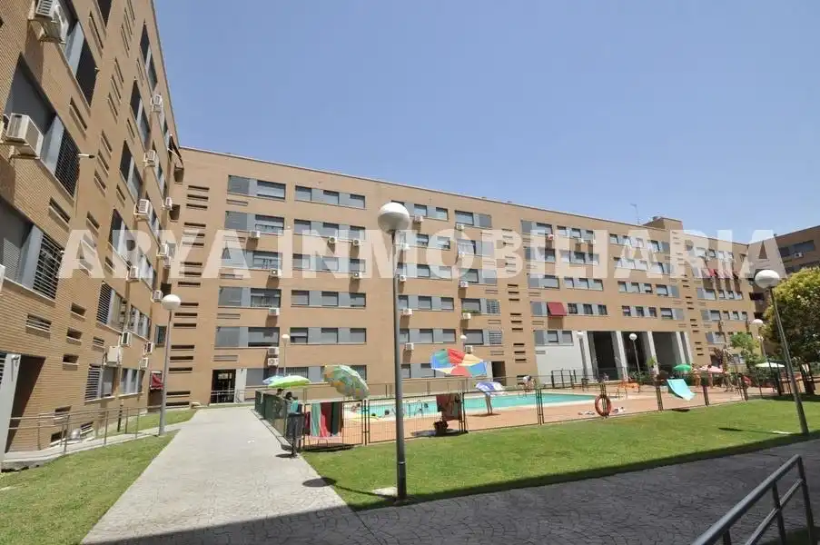 Vista exterior de Piso en venta en Torrejón de Ardoz con Calefacción, Trastero y Piscina comunitaria