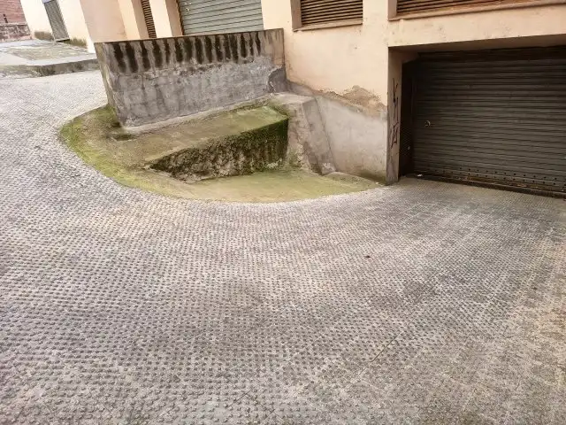 Parkplatz von Garage zum Verkauf in Esparreguera