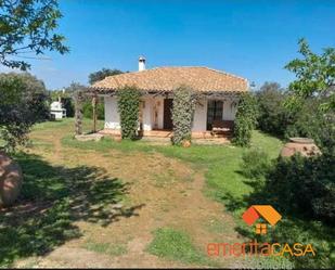 Vista exterior de Finca rústica en venda en Calamonte amb Piscina